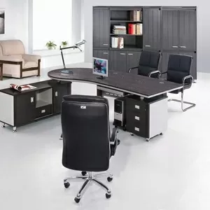 Требуется сотрудник в офис. С опытом работы с людьми.
