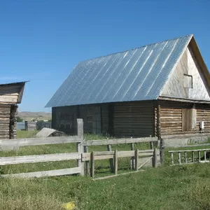 Продам новый деревяный дом , летняя кухня ,  на участке 10 соток, без вну