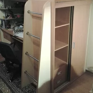 двухярусная кровать