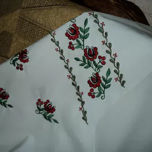 Предлагаю услуги вышивальшицы , машинная вышивка- ( не компьютер)