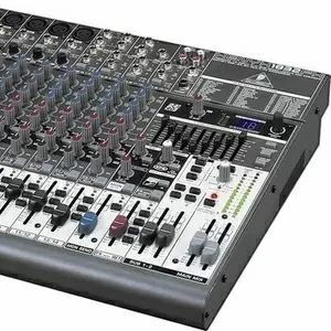 Микшерный пульт Behringer Xenyx1832FX