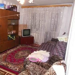 Продам 3 ком. квартира Камзина 18
