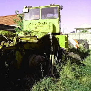Продам трактор К-700,  плуг