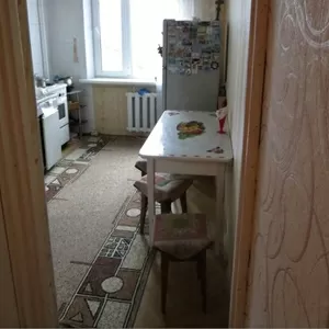 Продам 3-х комн. улучш. Кутузова 32. 3этаж .64 кв.м кухня 9кв.м.лодж