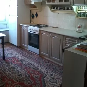 2-комн улучшенной 20  мкр  4/5 ремонт,  кухня-гостиная,  лоджия