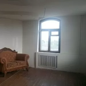 Квартира в сарани 3х комн,  в хорошем состоянии,  ремонт почти доделан. 