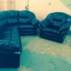 Продам комплект мягкой мебели 