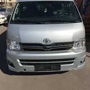 Toyota Hiace 2011