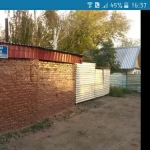 6 жилых комнат, высота поталков 2.50.баня кладовка с погребом и два кал