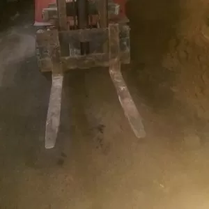 Вилочный погрузчик