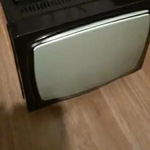 Продам  маленький  ретро телевизор 