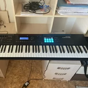 Продаю Roland juno ds 76