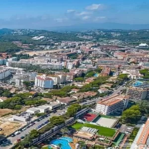 ЗЕМЕЛЬНЫЙ УЧАСТОК С ВИДОМ НА МОРЕ — КОСТА БРАВА,  ИСПАНИЯ .