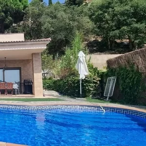 Экcклюзивная вилла на побережье Испании с панорамным видом на море.